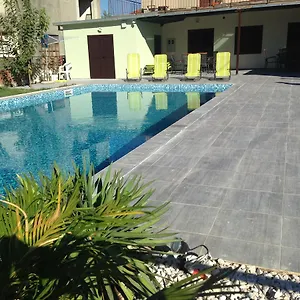 Chill Out Beach Apartments Pensionat