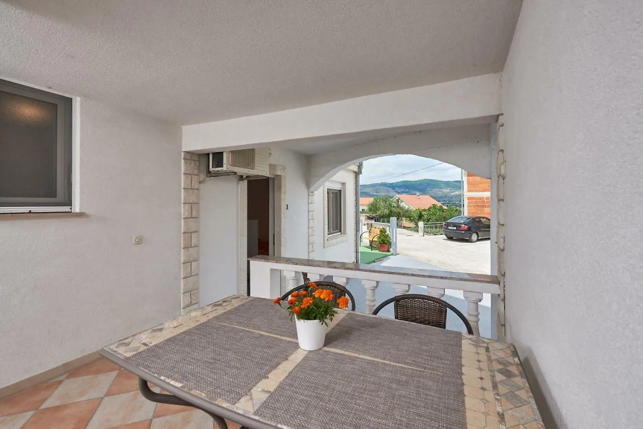 Apartments Gagula Trogir 0*,