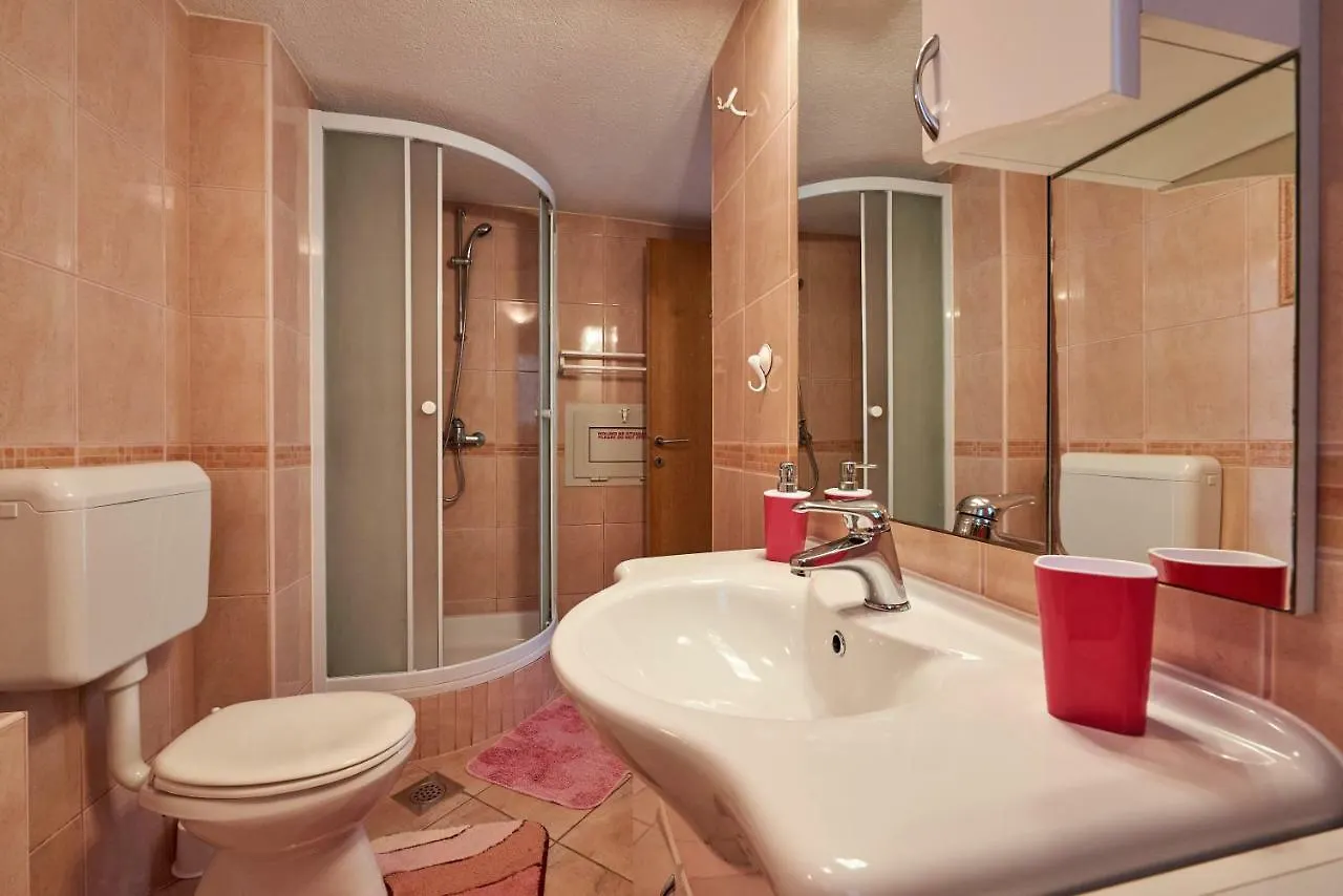 Apartments Gagula Trogir 0*,